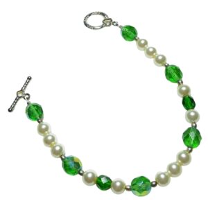 Cream Pearls Emerald Green Crystals Beaded Bracelet